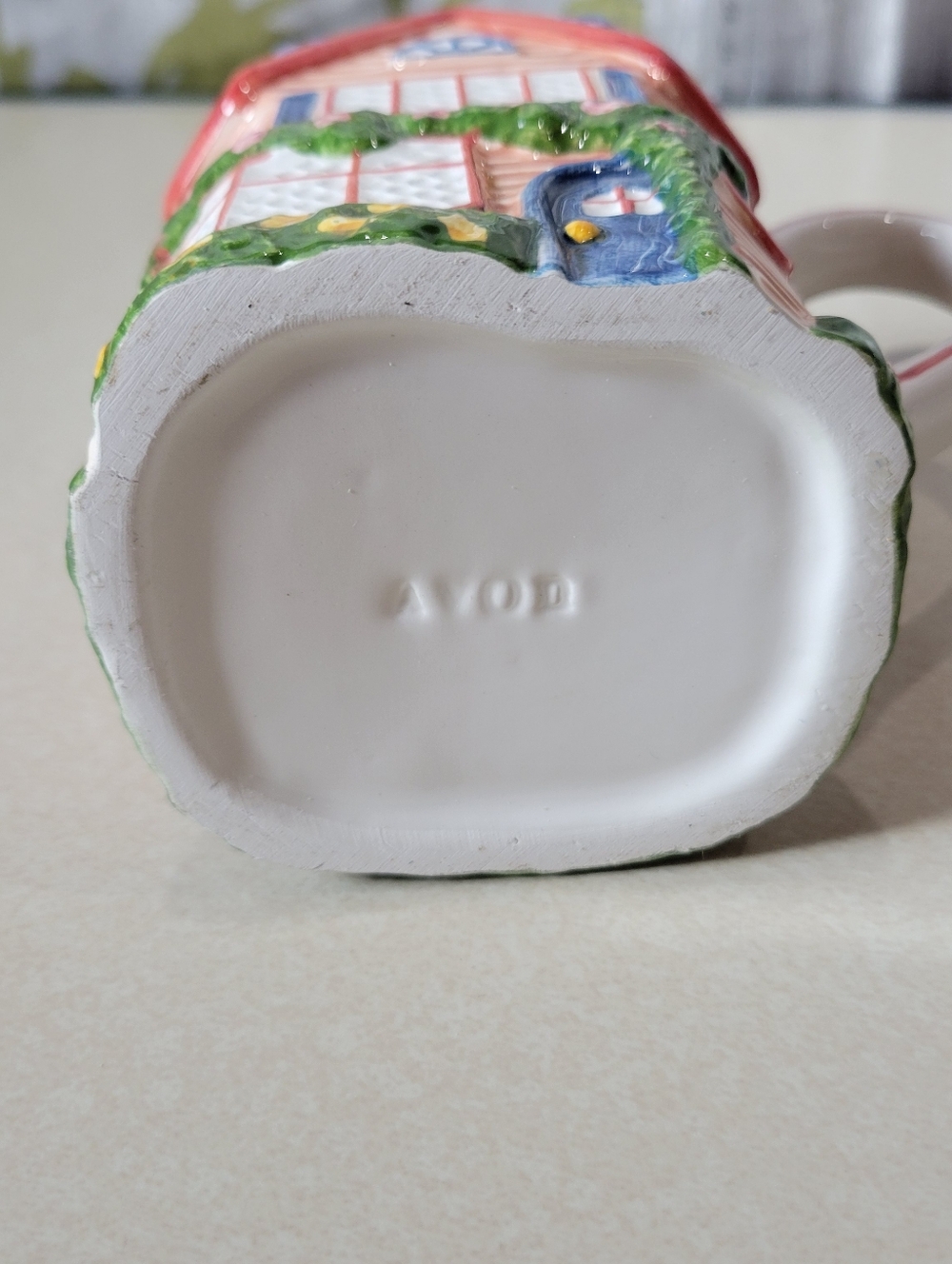 Avon Cottage-Shaped Ceramic Mug in Pink, Blue & Green - Picture 3 of 3